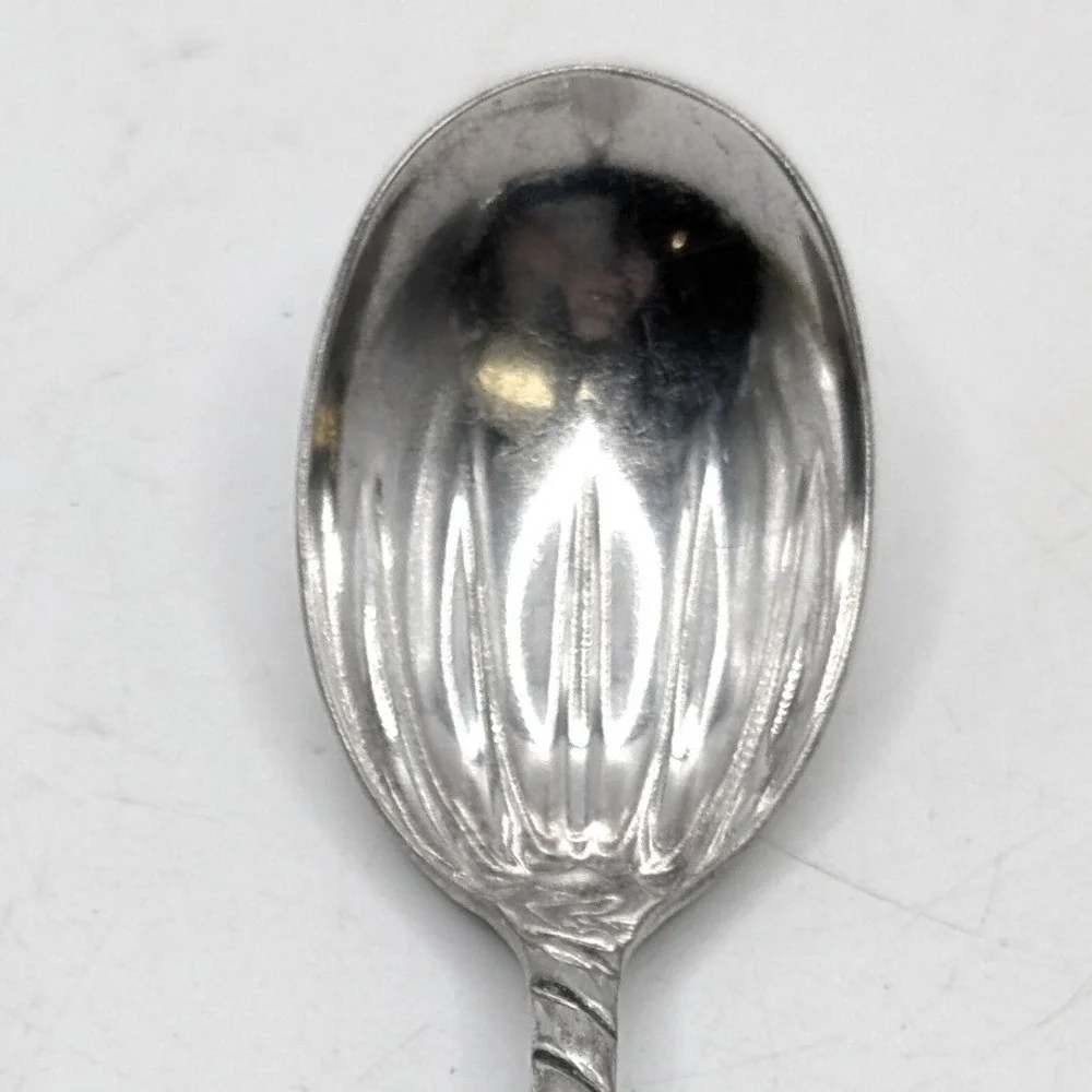 Vtg 1847 Dundee Rogers Bros Sugar Spoon Silver Plate Fluted Shell Bowl Swirl